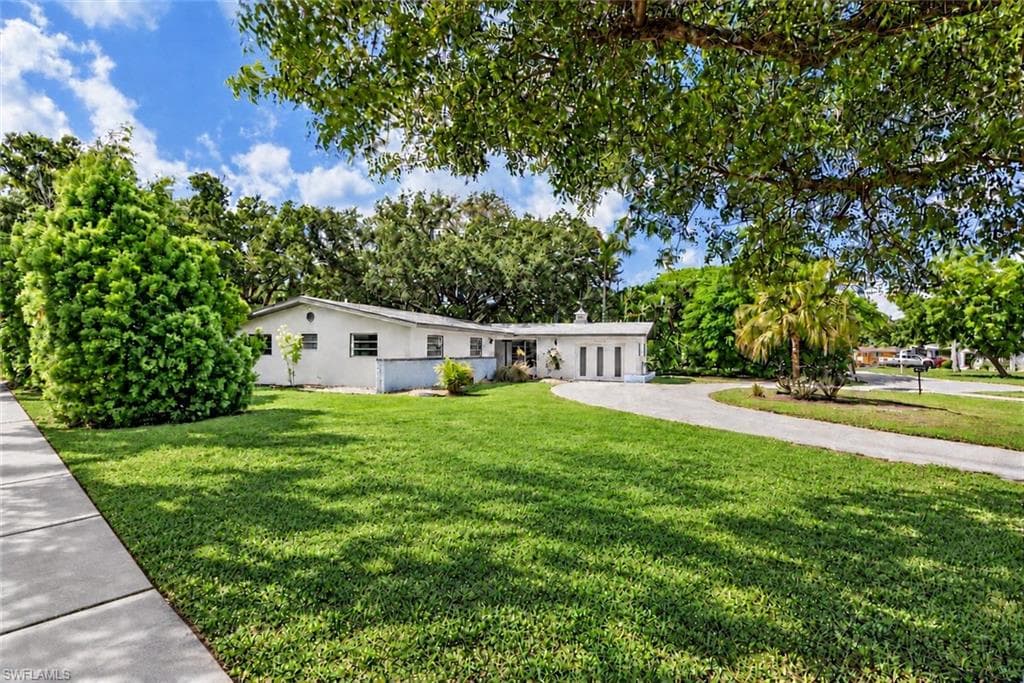 1380 Stadler Dr, Fort Myers
