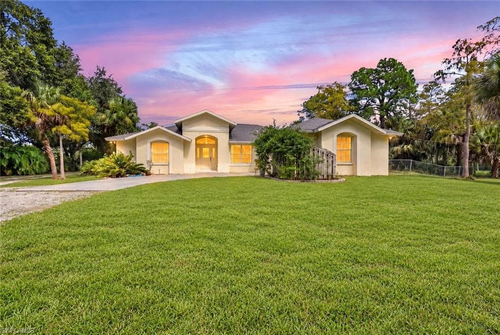 2021 Golden Gate Blvd, Naples
