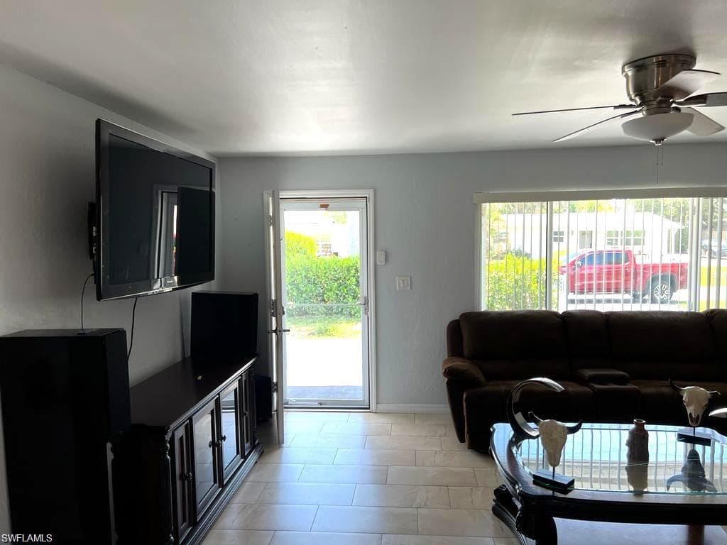 883 Coconut Cir, Naples, photo 3
