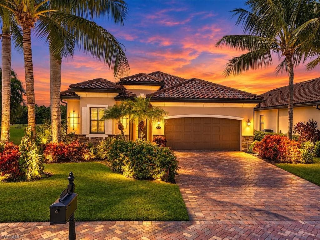 3130 Aviamar Cir, Naples, photo 2