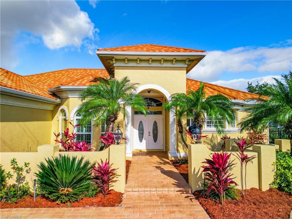 2115 Old Burnt Store Rd, Cape Coral, photo 2