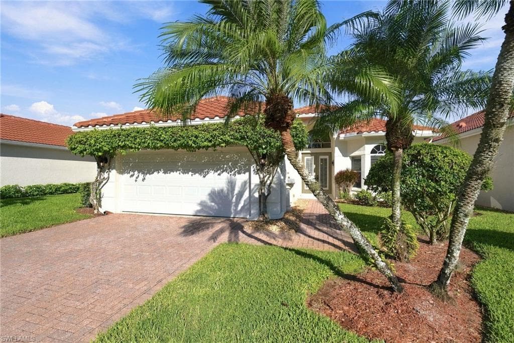 935 Fountain Run, Naples
