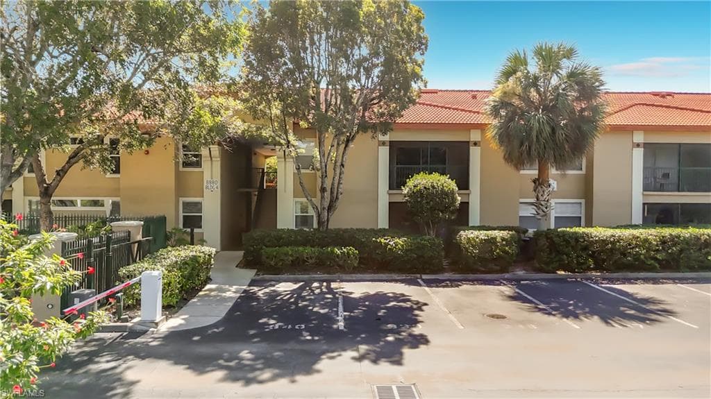 8880 Colonnades Ct #413, Bonita Springs, photo 3