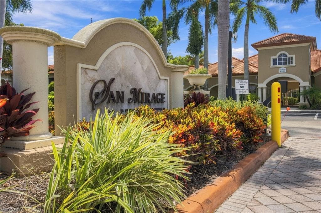 8880 Colonnades Ct #413, Bonita Springs