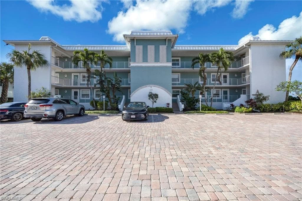 1200 Blue Point Ave #a2, Naples