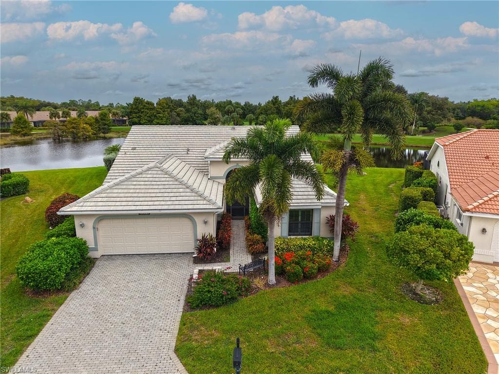 9201 Old Hickory Cir, Fort Myers