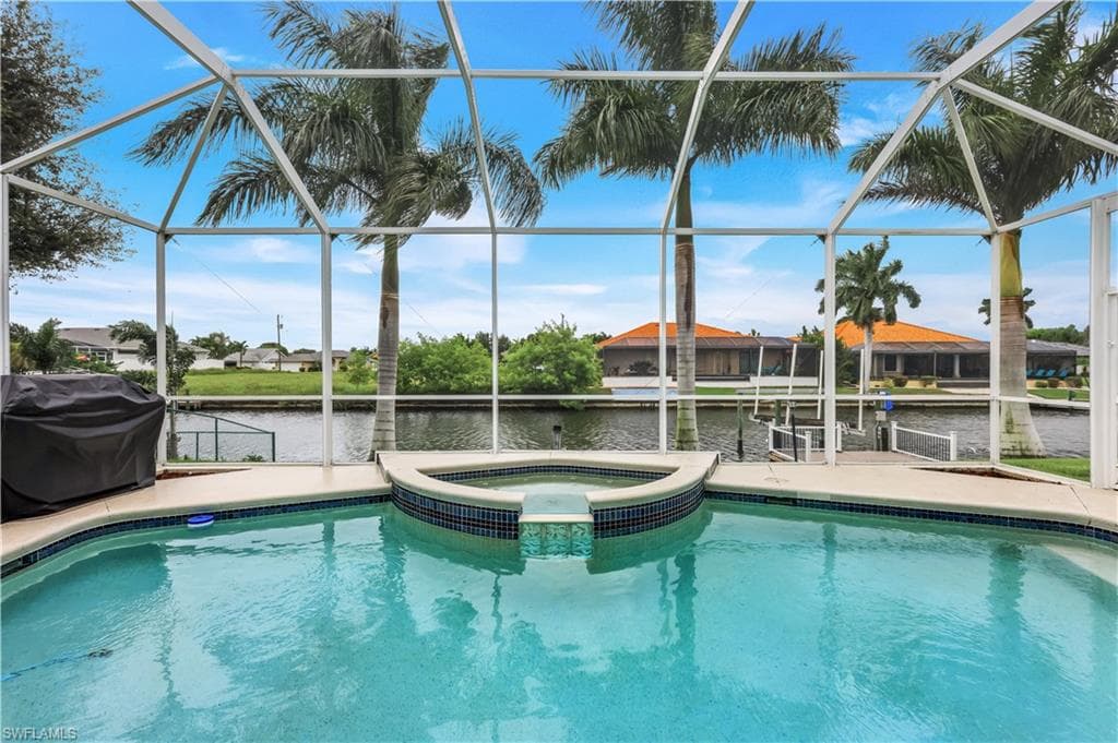 305 31st St, Cape Coral, photo 2
