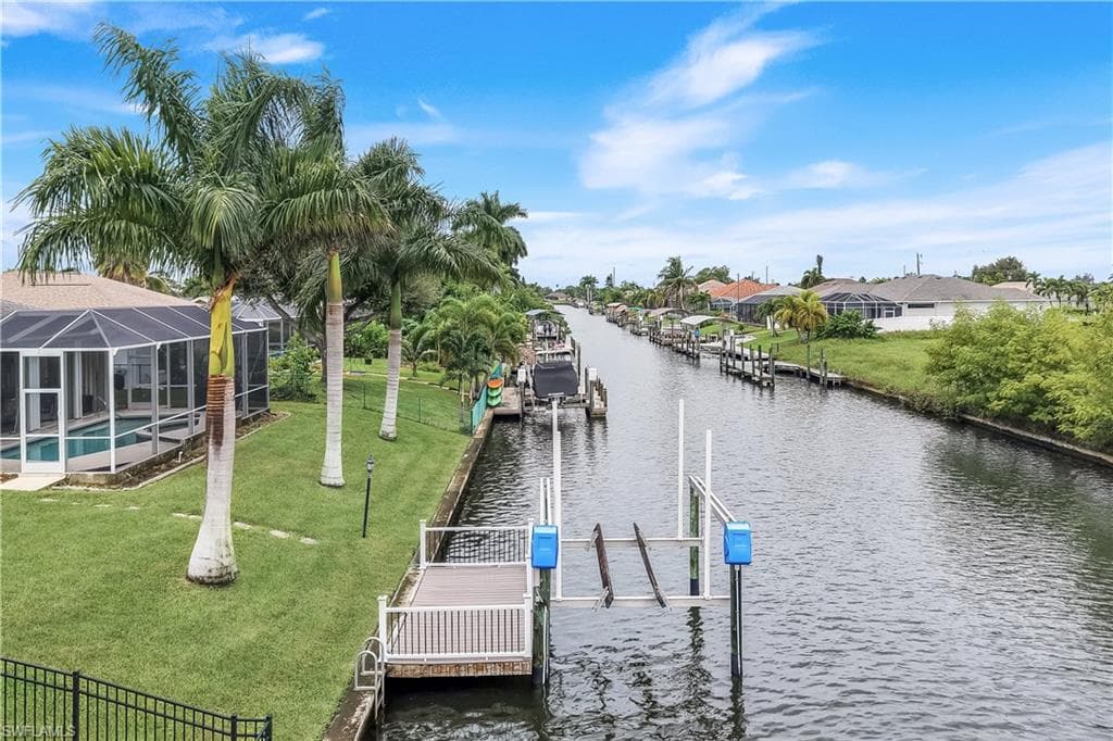 305 31st St, Cape Coral, photo 3
