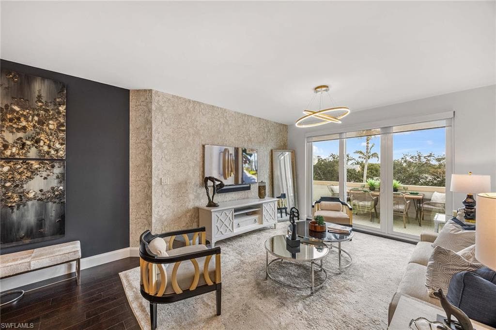 365 5th Ave #305, Naples, photo 2