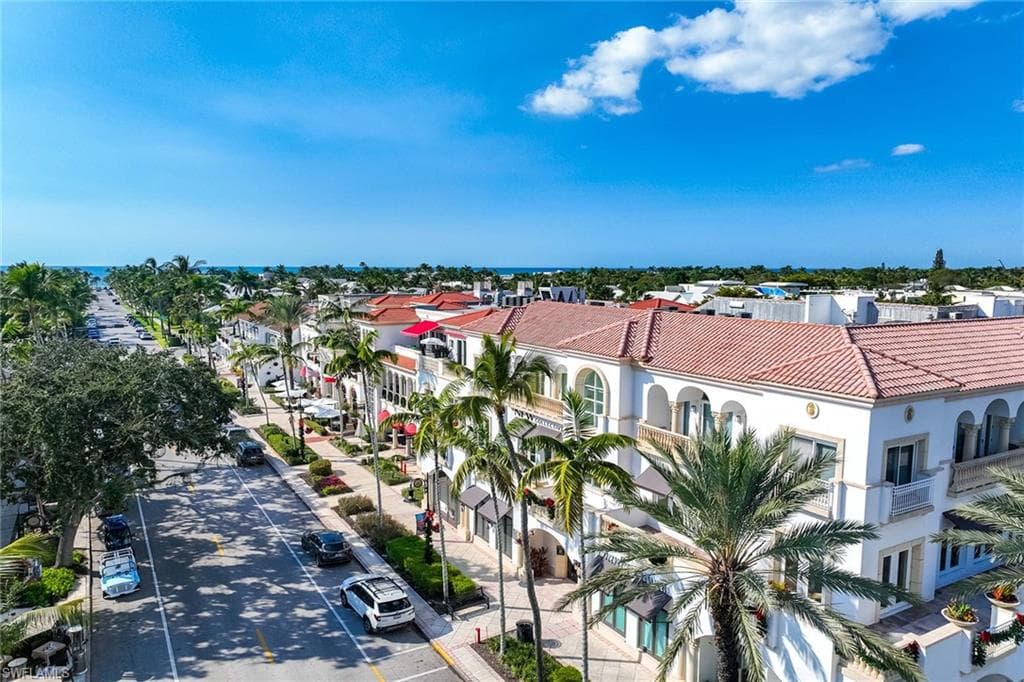 365 5th Ave #305, Naples