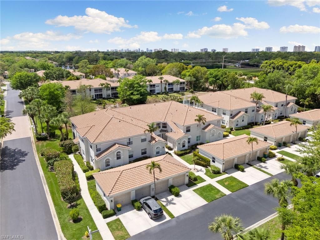 6927 Satinleaf Rd #203, Naples, photo 3
