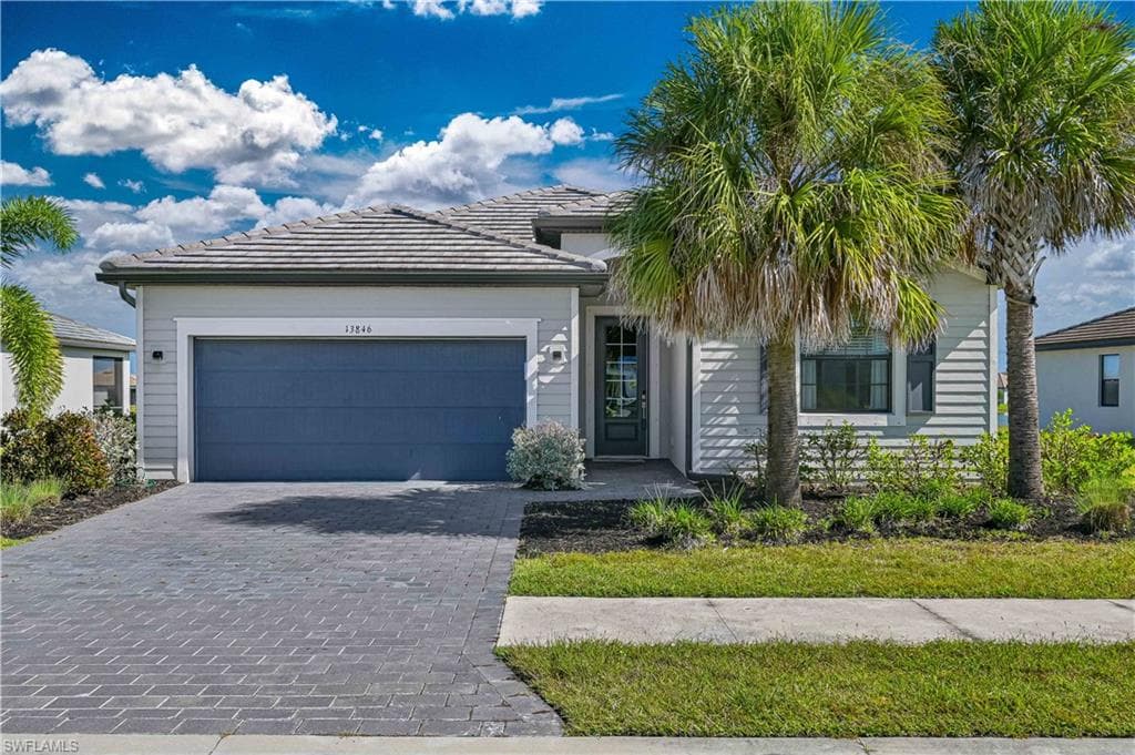13846 Pine Lodge Ln, Fort Myers