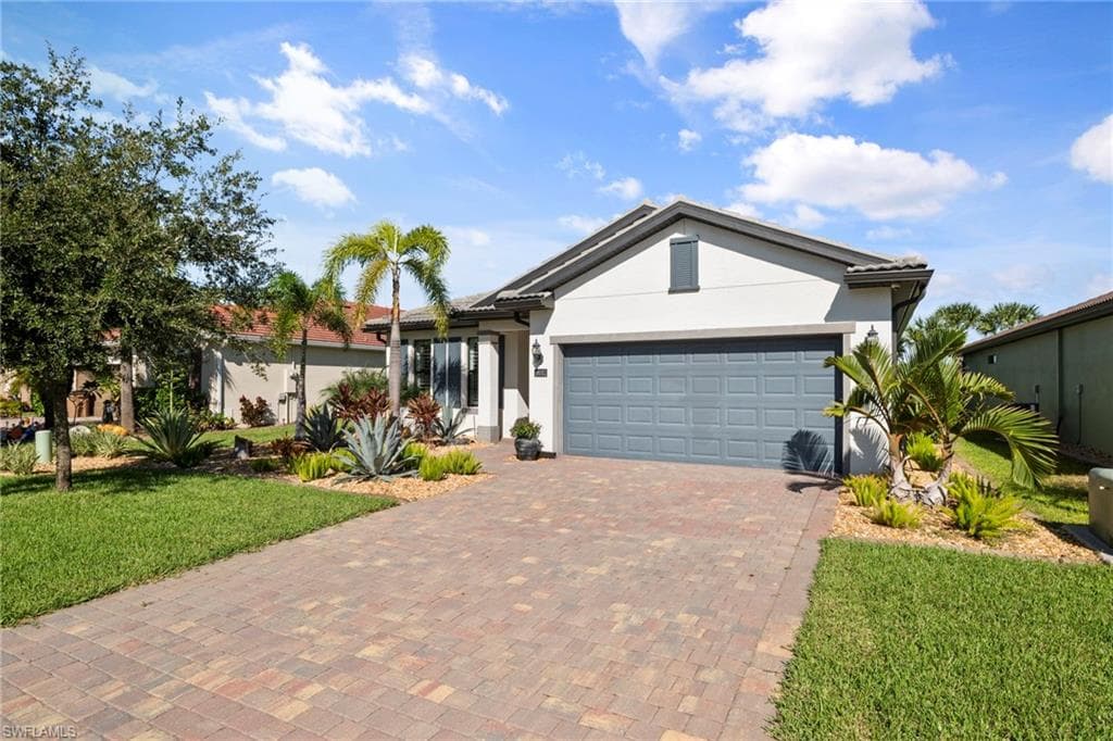 16051 Palmetto Prairie Dr, Alva, photo 2