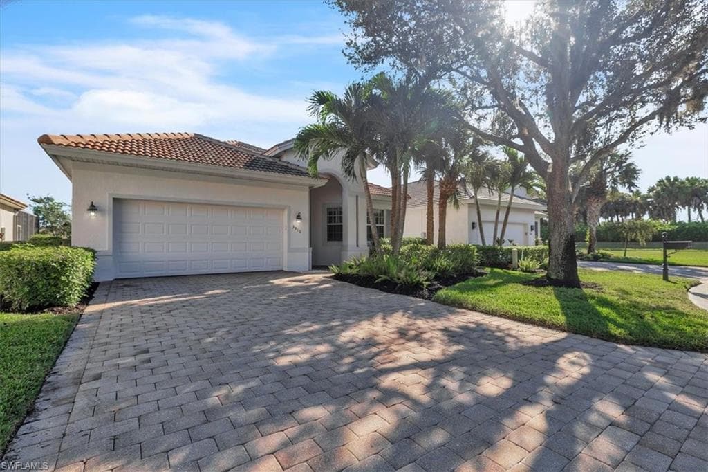 3910 Lakeview Isle Ct, Fort Myers, photo 2