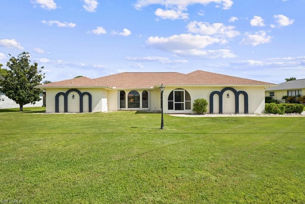 315 20th Ct, Cape Coral