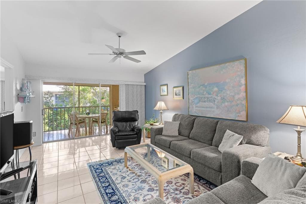 864 Gulf Pavilion Dr #202, Naples, photo 2