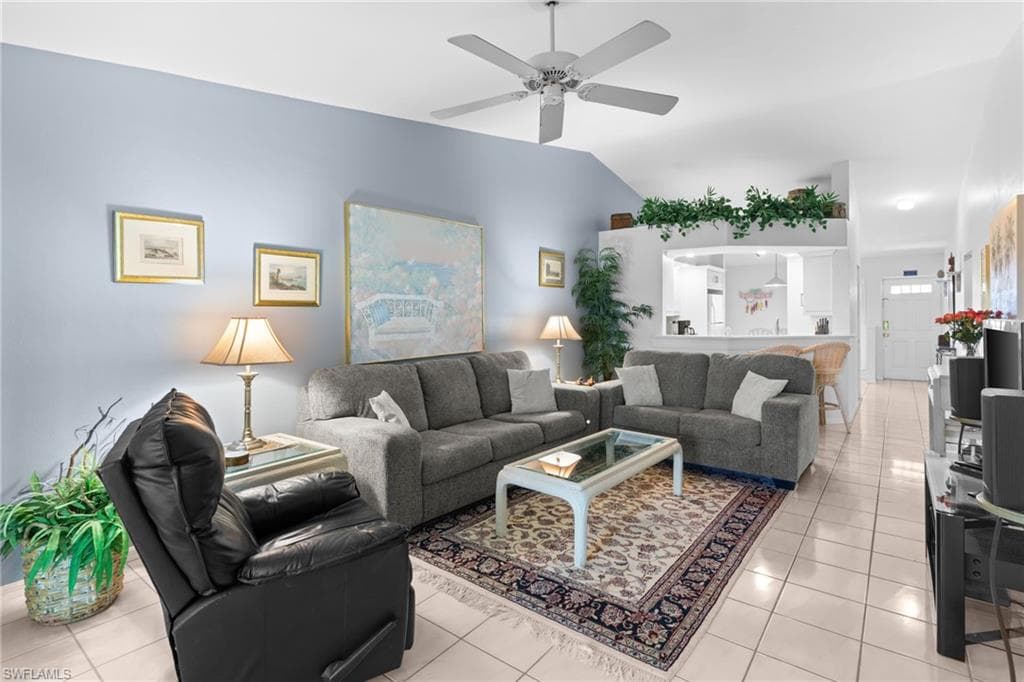864 Gulf Pavilion Dr #202, Naples, photo 3