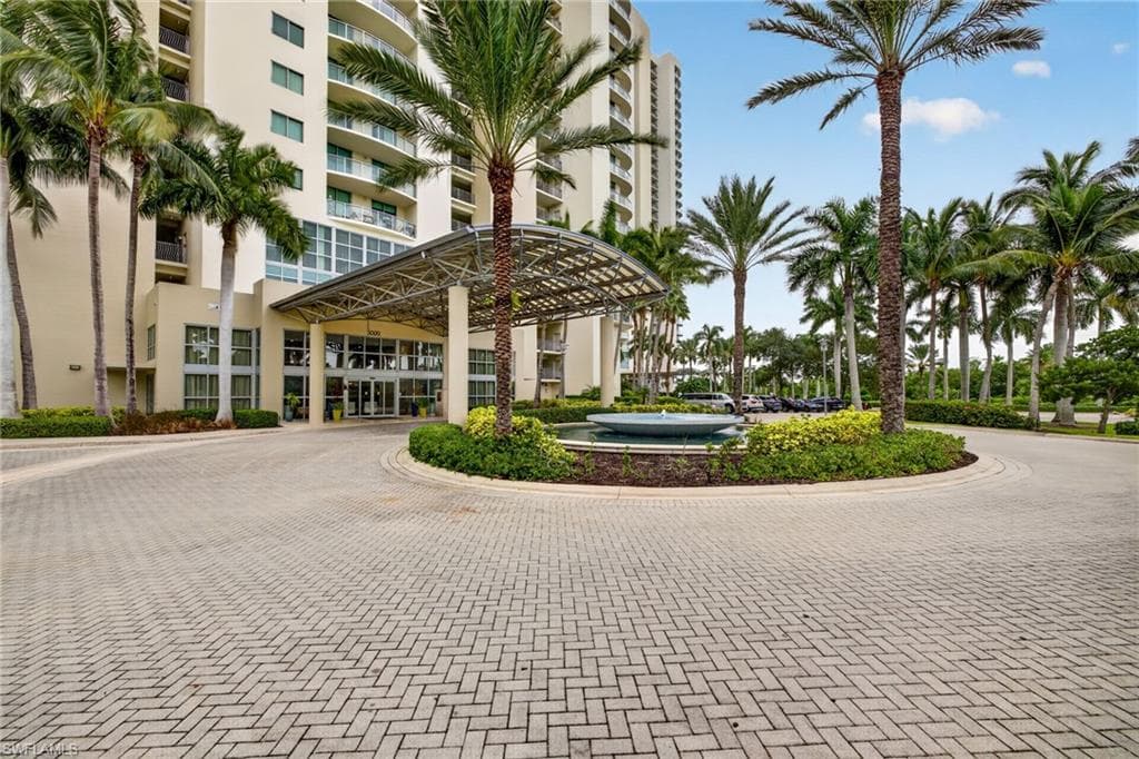 3000 Oasis Grand Blvd #2807, Fort Myers, photo 2