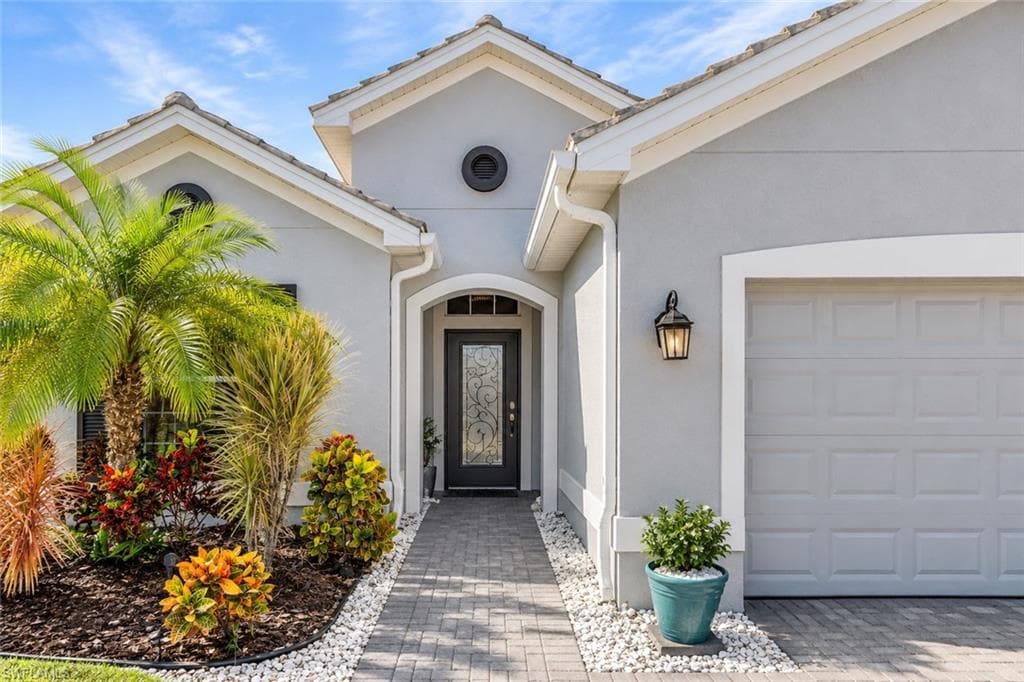 2736 Lambay Ct, Cape Coral, photo 2