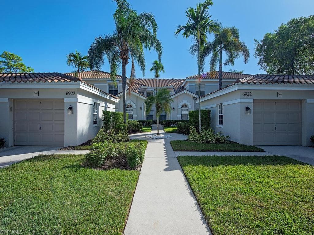 6922 Satinleaf Rd #202, Naples