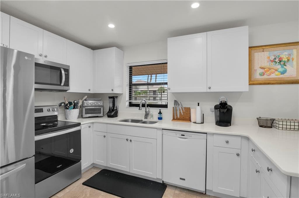 915 Panama Ct #b2, Marco Island, photo 2