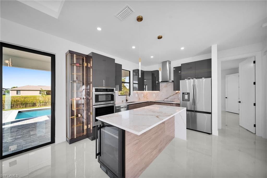 1501 2nd St, Cape Coral, photo 2