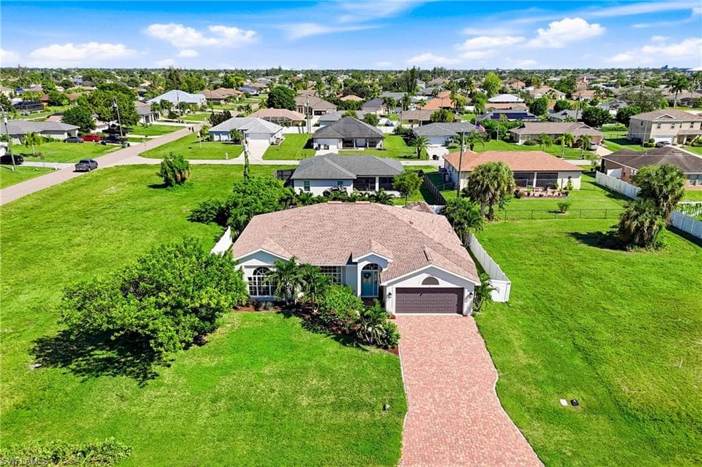 1305 11th Pl, Cape Coral, photo 2