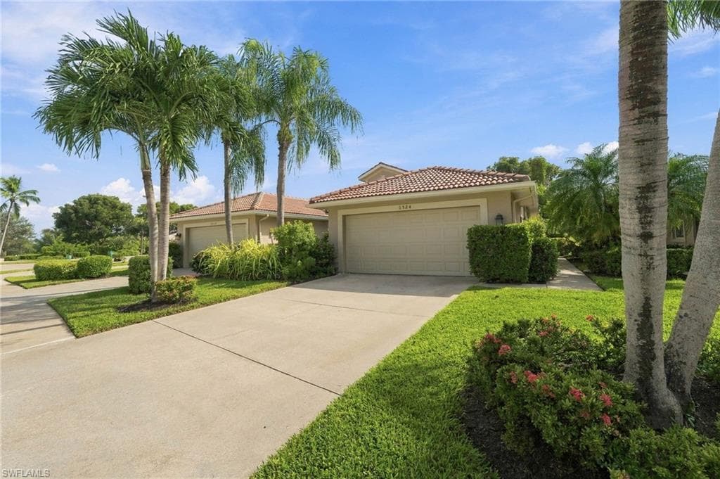 6524 Castlelawn Pl #64, Naples