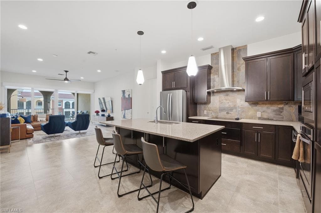 21460 Strada Nuova Cir #b405, Estero