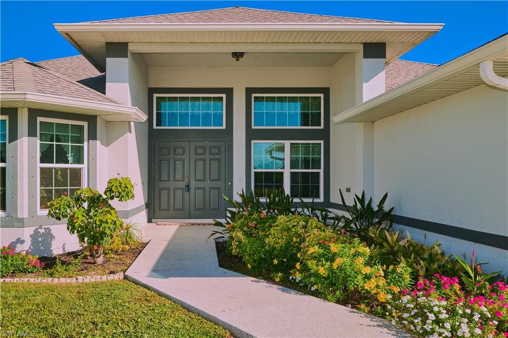 1411 1st St, Cape Coral