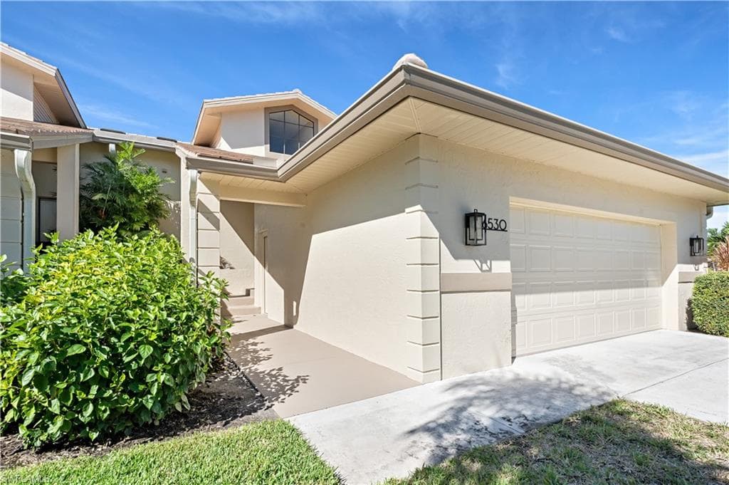 16530 Heron Coach Way, Fort Myers, photo 2