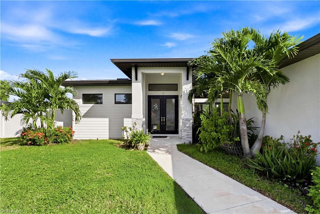 1807 4th St, Cape Coral, photo 2
