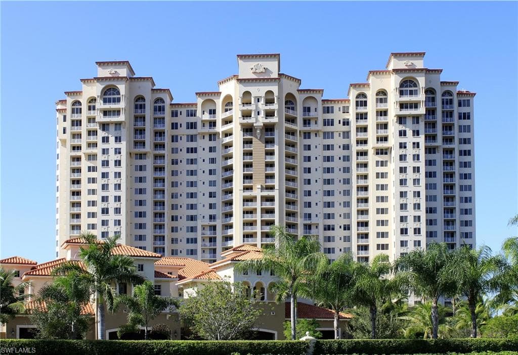 6597 Nicholas Blvd #406, Naples