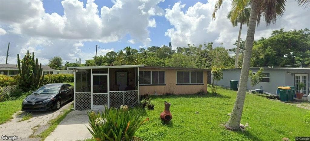 3329 Guilford Ct, Naples
