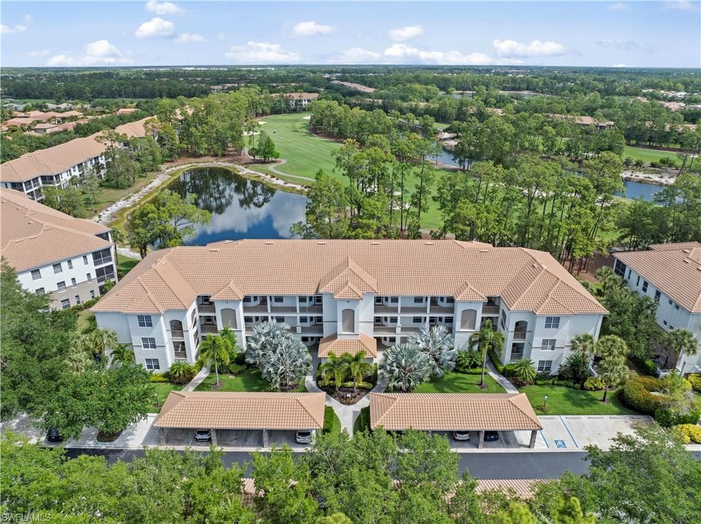 8239 Parkstone Pl #102, Waterford at Vanderbilt Country Club