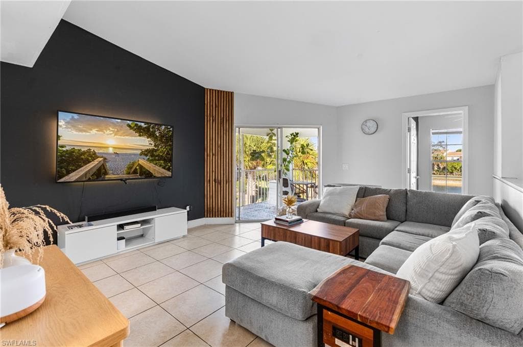 161 Santa Clara Dr #10, Granada Lakes