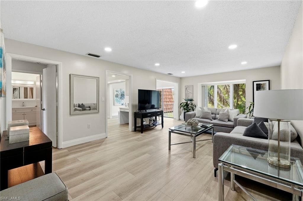 428 Meadowlark Ln #428-B, Naples Bath and Tennis Club