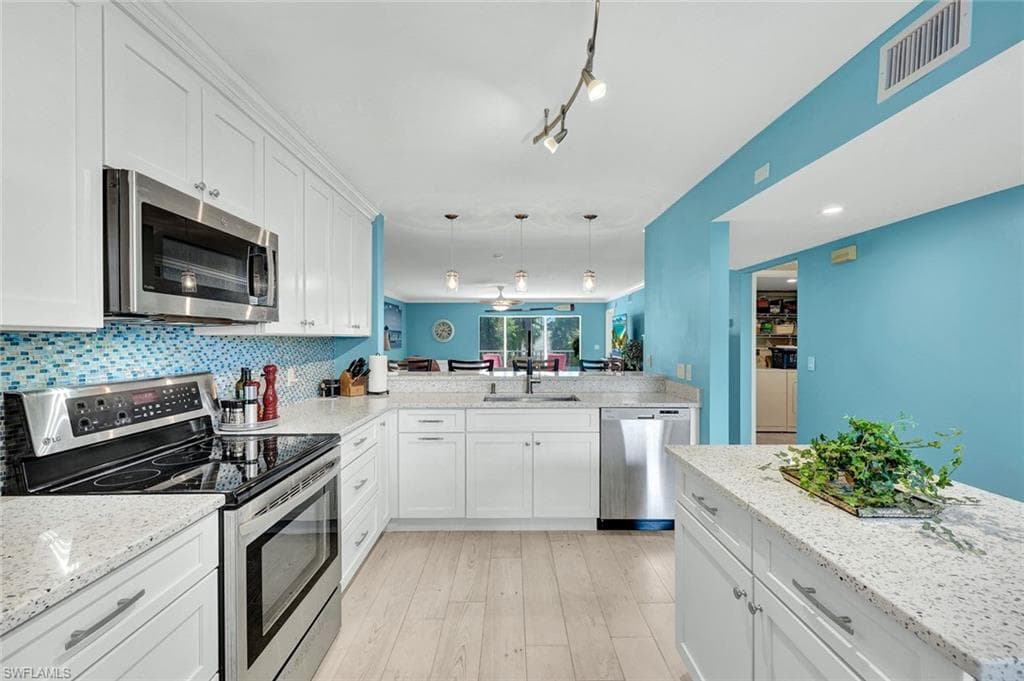 3072 Sandpiper Bay Cir #m204, Naples Sandpiper Bay Club