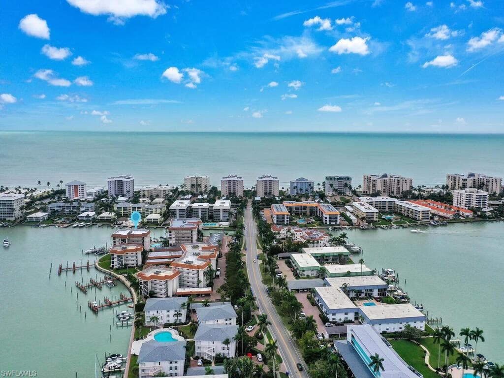 222 Harbour Dr #103, Commodore Club