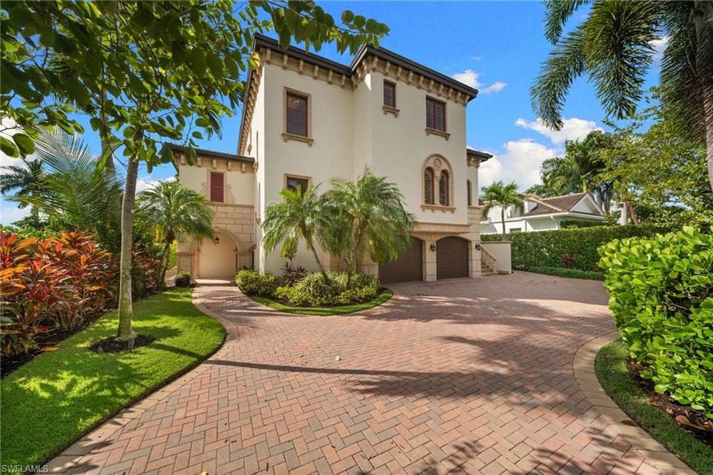 1560 Osprey Ave, Golden Shores